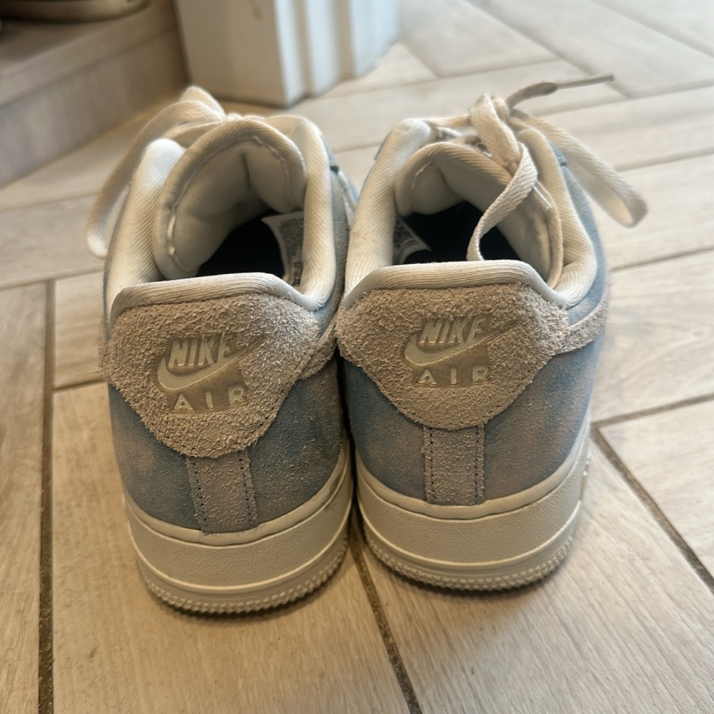 Size 8.5 Nike Air Max - Picture 3 of 3